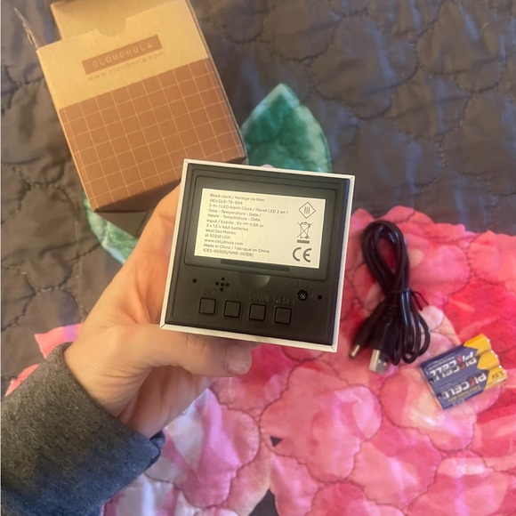 ⏱️SOLD⏱️ Cloudnola Cube Alarm Clock - Picture 9 of 10